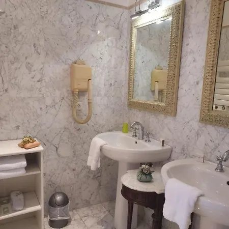 Grand Des Ambassadeurs Hotel Menton