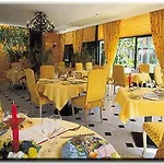 Grand Des Ambassadeurs Hotel 4*