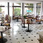 Grand Des Ambassadeurs Hotel 4*