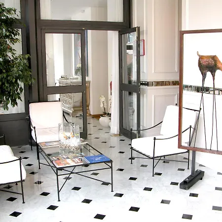 Grand Des Ambassadeurs 4* مينتون