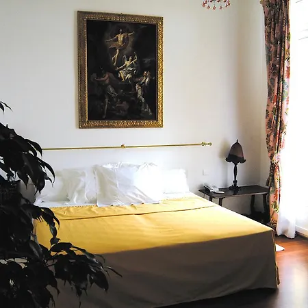 فندق Grand Des Ambassadeurs 4*