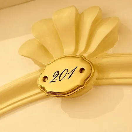 Grand Des Ambassadeurs Hotel