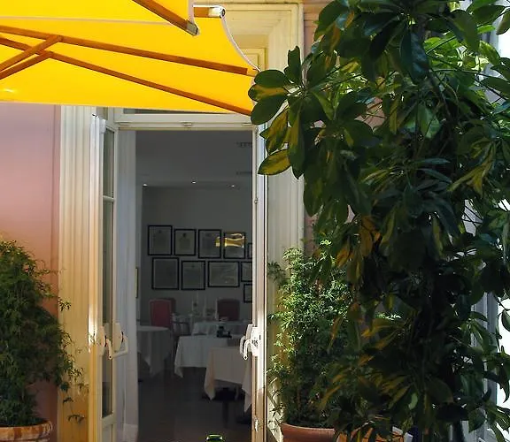 Des Ambassadeurs Hotell 4*