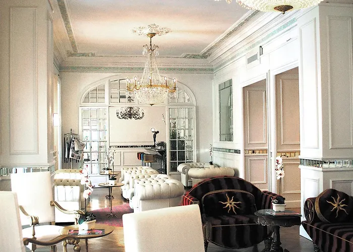 Grand Des Ambassadeurs Szálloda Menton