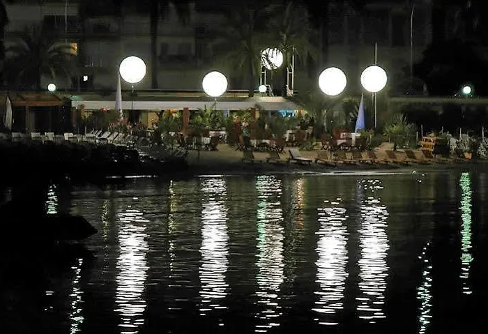 Grand Des Ambassadeurs Hotel 4*